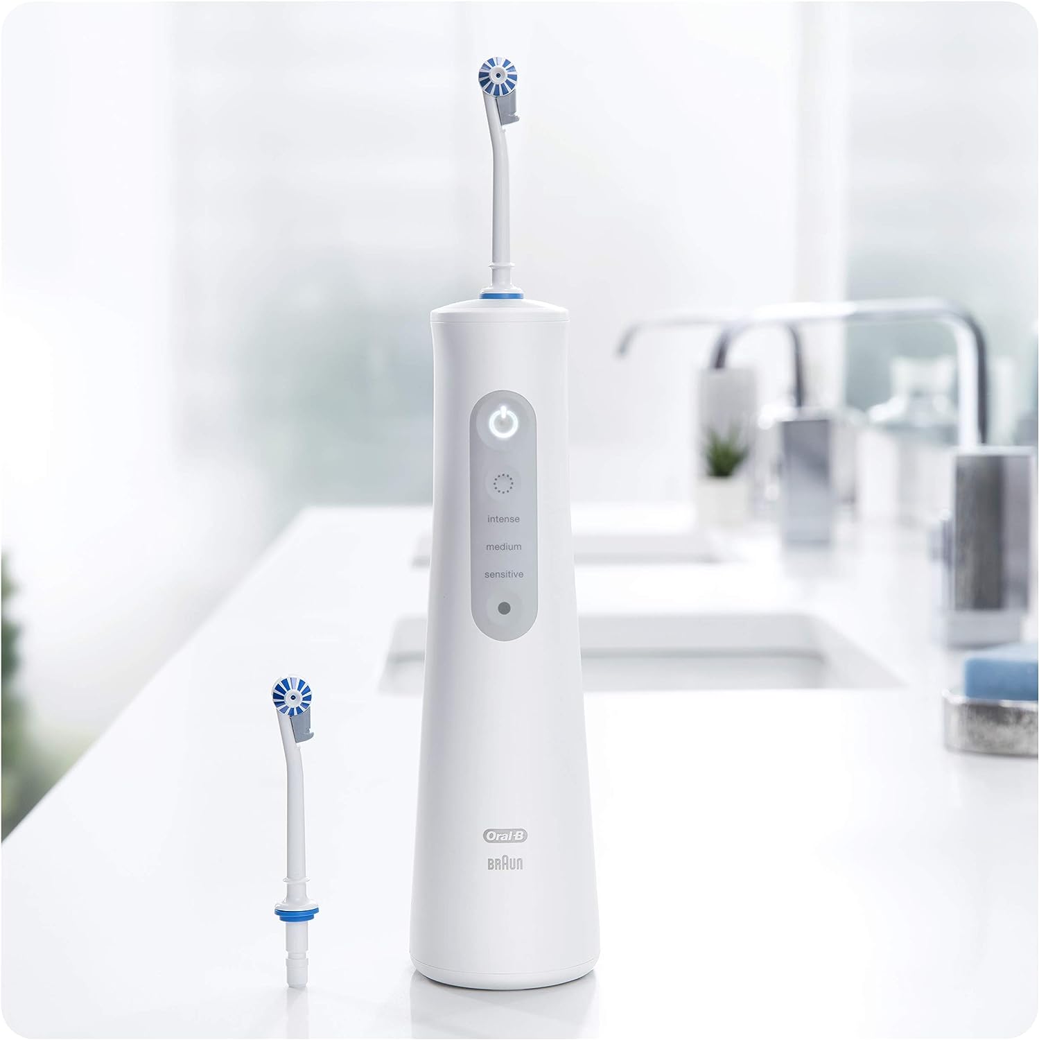 Oral B AquaCare Waterflosser Irrigator