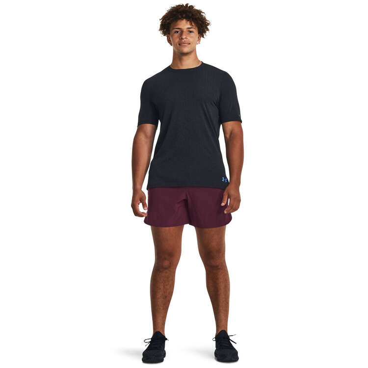 Under Armour Mens UA Peak Woven Polyester Blend Shorts - Maroon